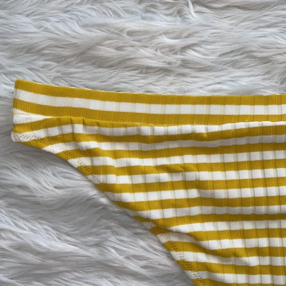 SOLID & STRIPED texture ribbed yellow